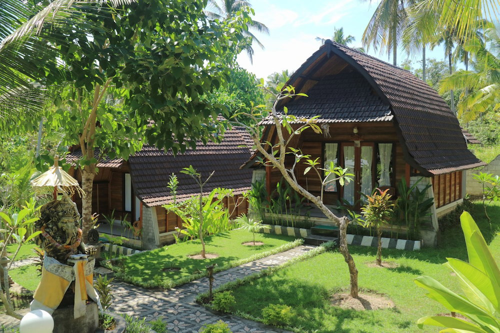 Mamaras Guest House
