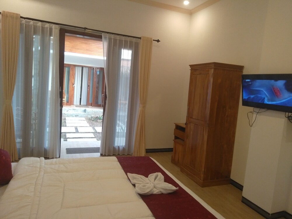Hotel Ayu Laba Beach Villa And Resto