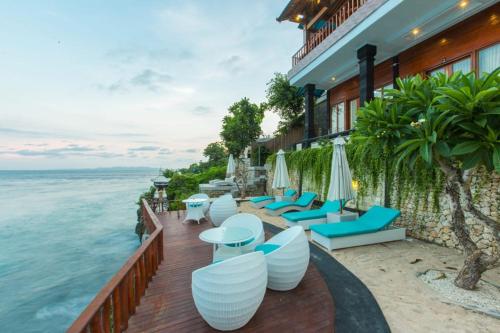 Ogix Cliff Paradise