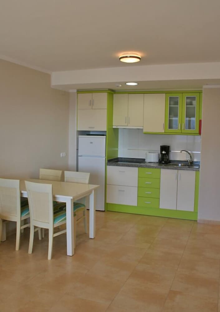 Esmeralda Suites Apartments