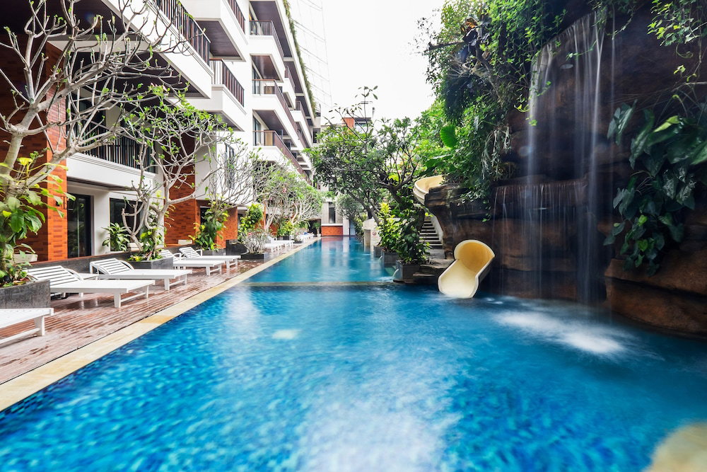 Hotel Jambuluwuk Oceano Seminyak Hotel