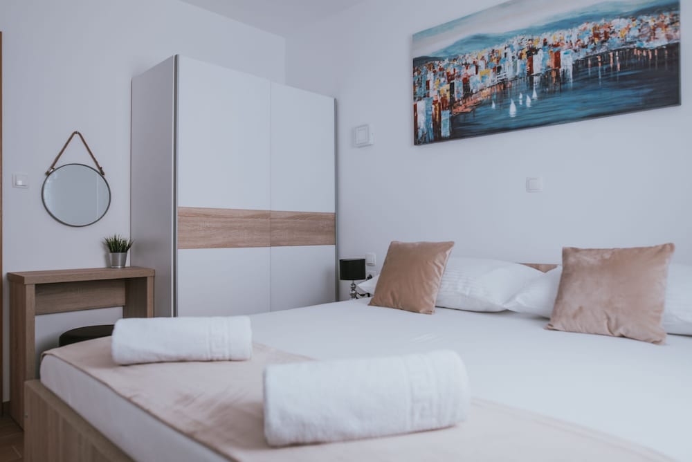 Hotel Poolside Hideout Apartments