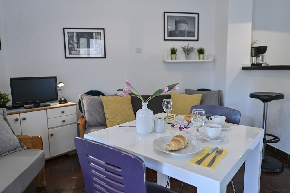 Hotel Apartments Adela I