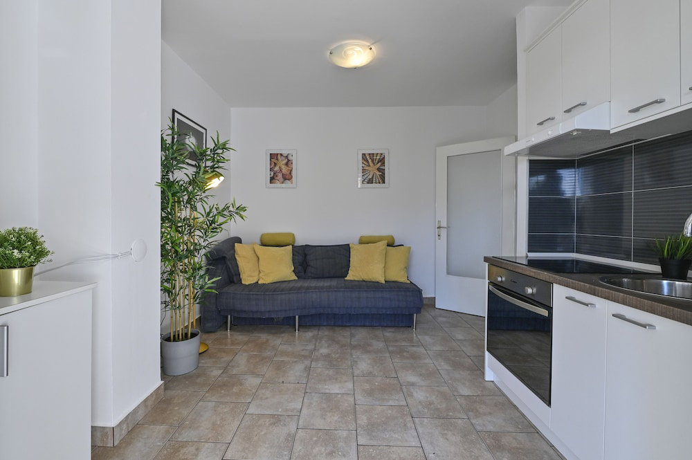 Hotel Apartments Adela Ii