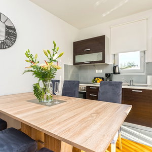 Hotel Summer Breeze Apartments cazare Novalja