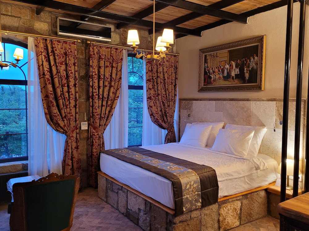 Wineport Lodge