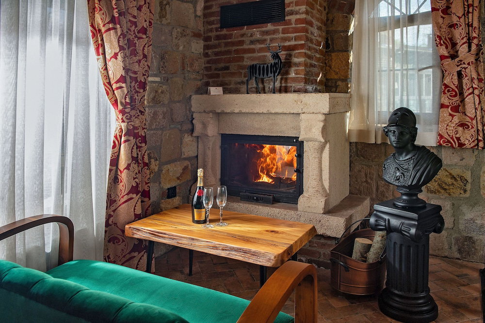 Wineport Lodge