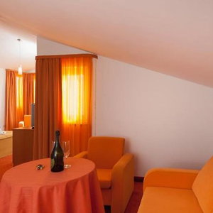 Hotel Rotondo cazare Donji Seget