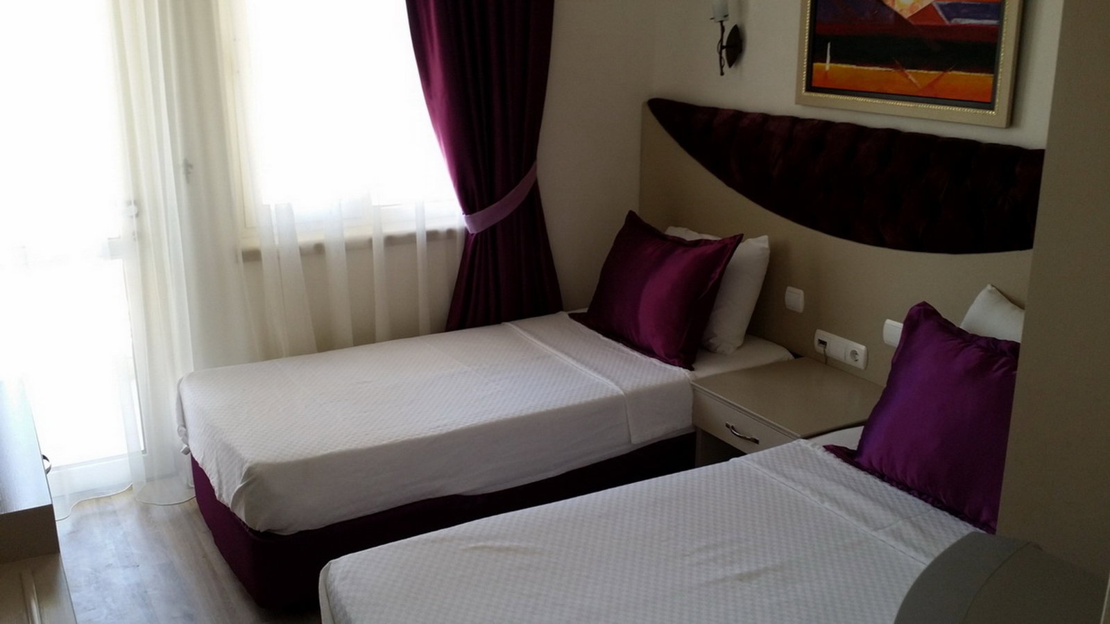 Almena Hotel