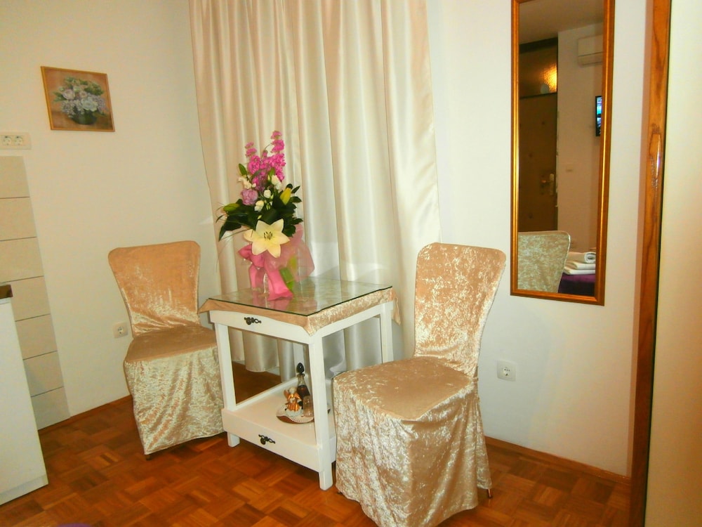 Hotel Apartments Cordis