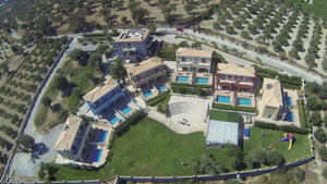 Hotel Carme Villas cazare Adelianos Kampos