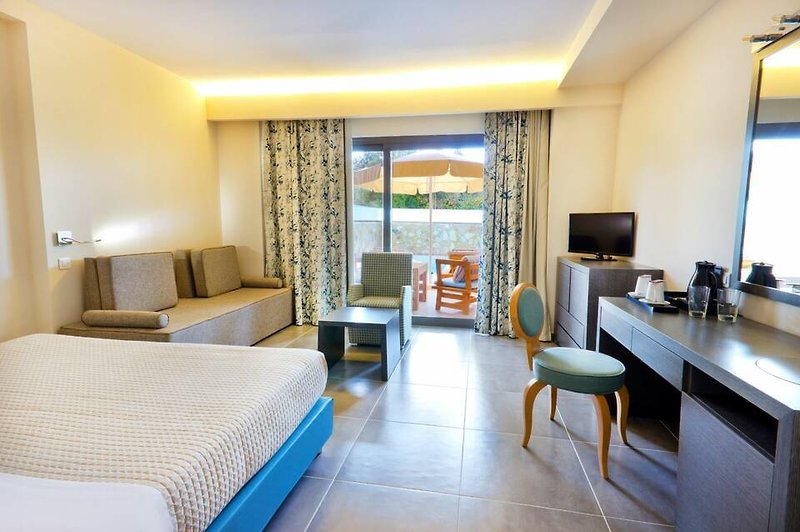 Alea Hotel & Suites
