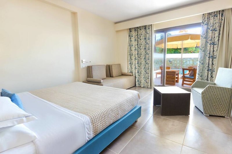 Alea Hotel & Suites