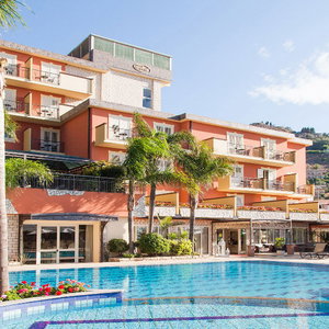 Sejur Diamond Hotel & Resorts Naxos Taormina vacanta Giardini-Naxos
