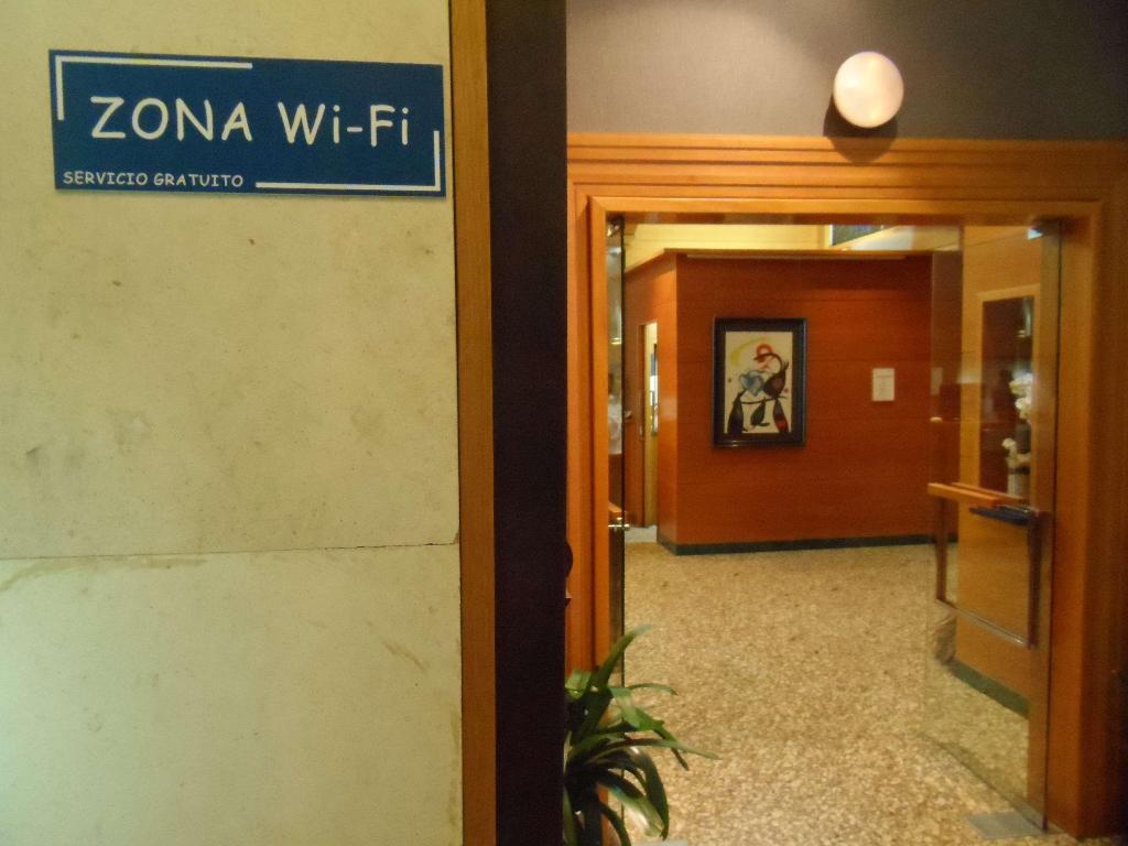 Hotel Corona De Castilla Hotel
