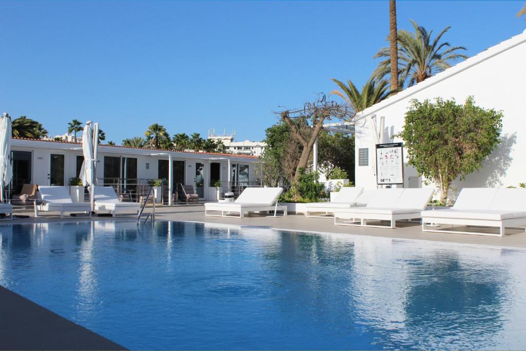 Miraflor Suites