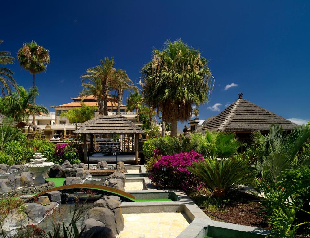 Hotel Regency Country Club Apartments & Suites