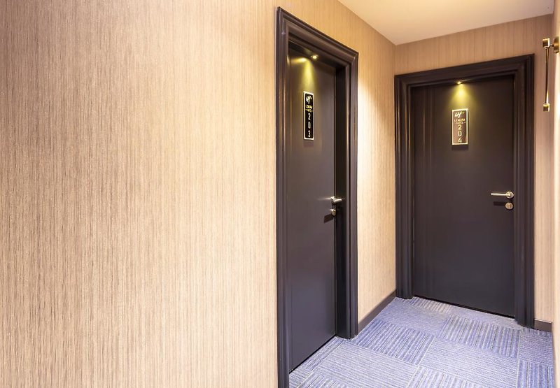 Hotel Lenora Airport Hotel