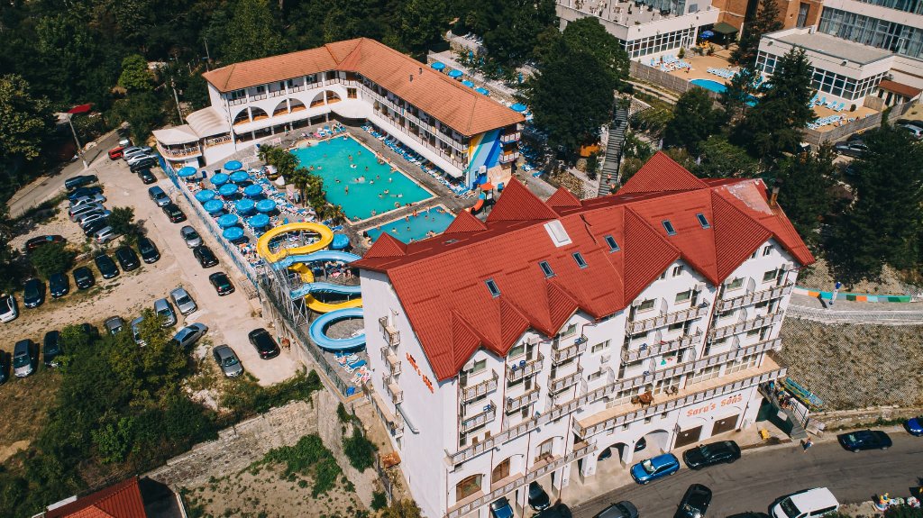Hotel Saras Sons