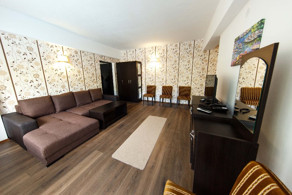Hotel Saras Sons