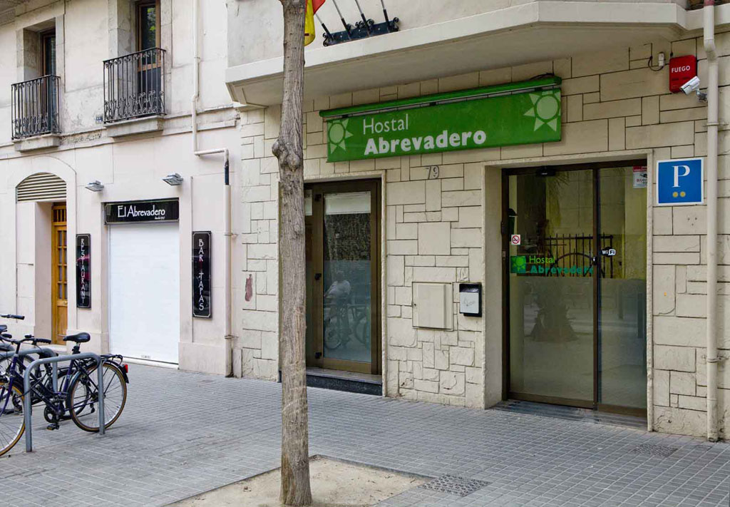 Hotel Hostal Bedmates Aparmentos