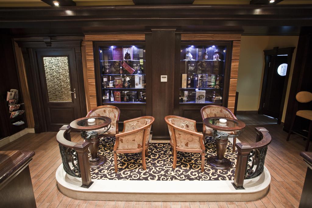 Hotel Odissey