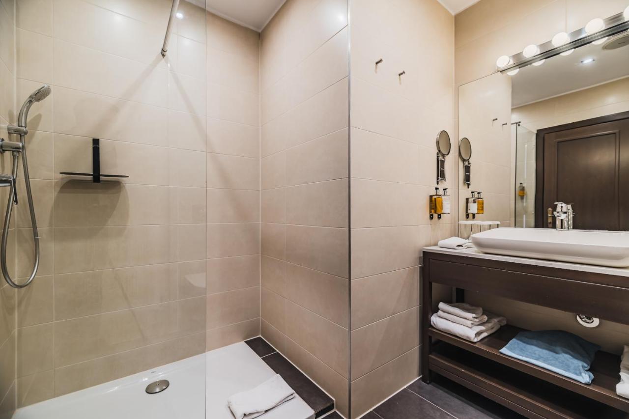 Republique Hotel