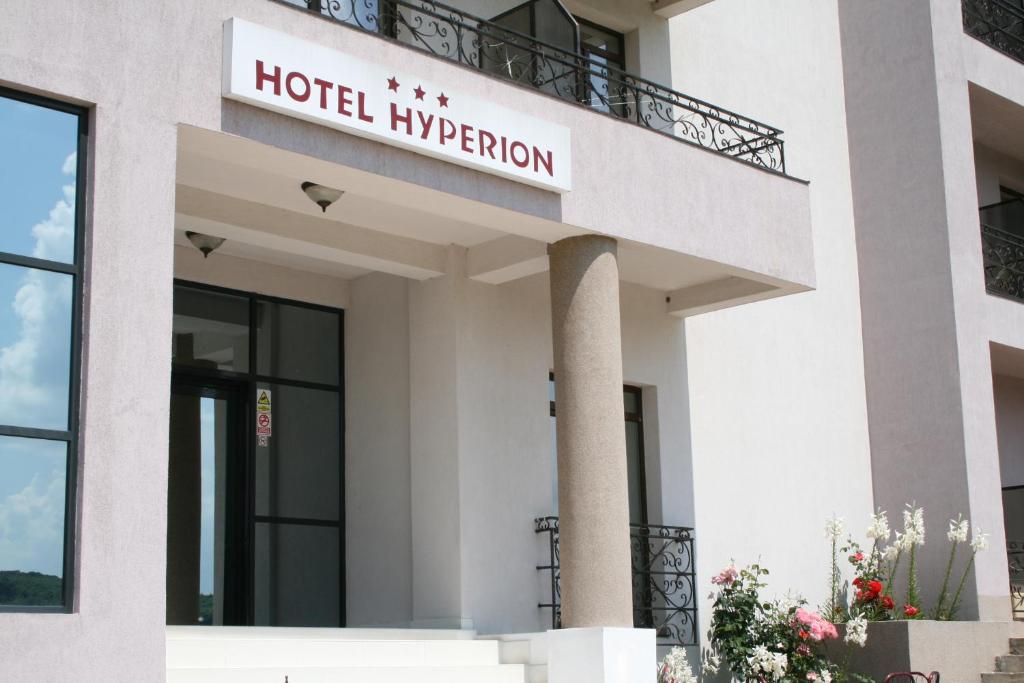 Hotel Hyperion