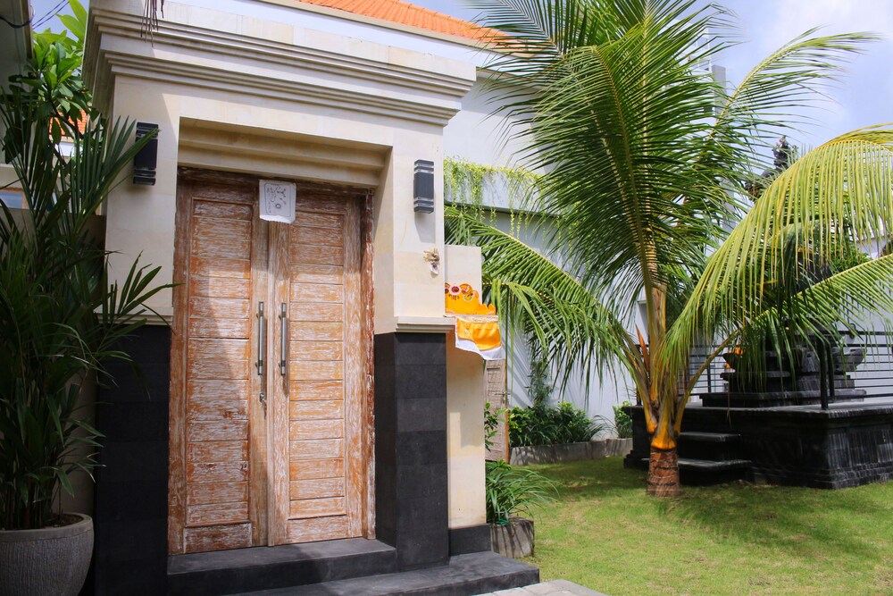 Rusty Seminyak