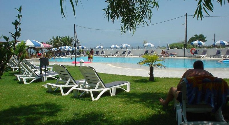 Ninos On The Beach