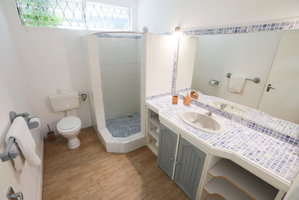 Hotel Chantauvent Guesthouse cazare Blue bay