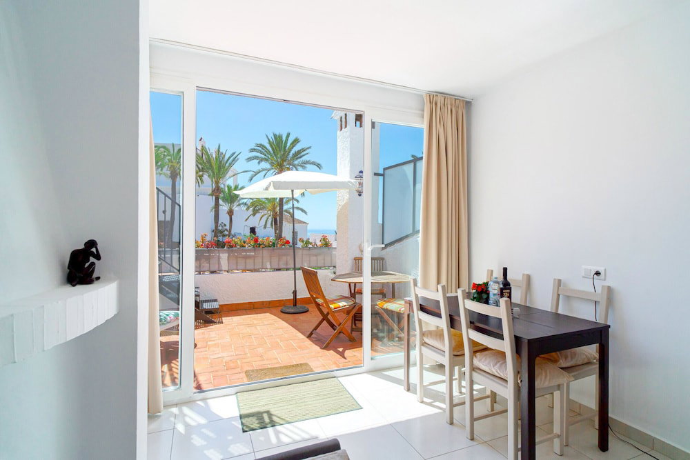 Hotel Hibiscos Seaview Terrace By Casasol