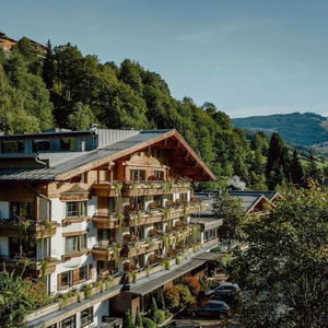 Hotel Familien- & Gartenhotel Theresia cazare Saalbach