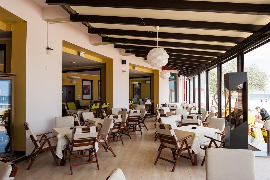 Hotel Hawaii Beach Hotel