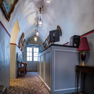 Hotel Three Crowns Residents