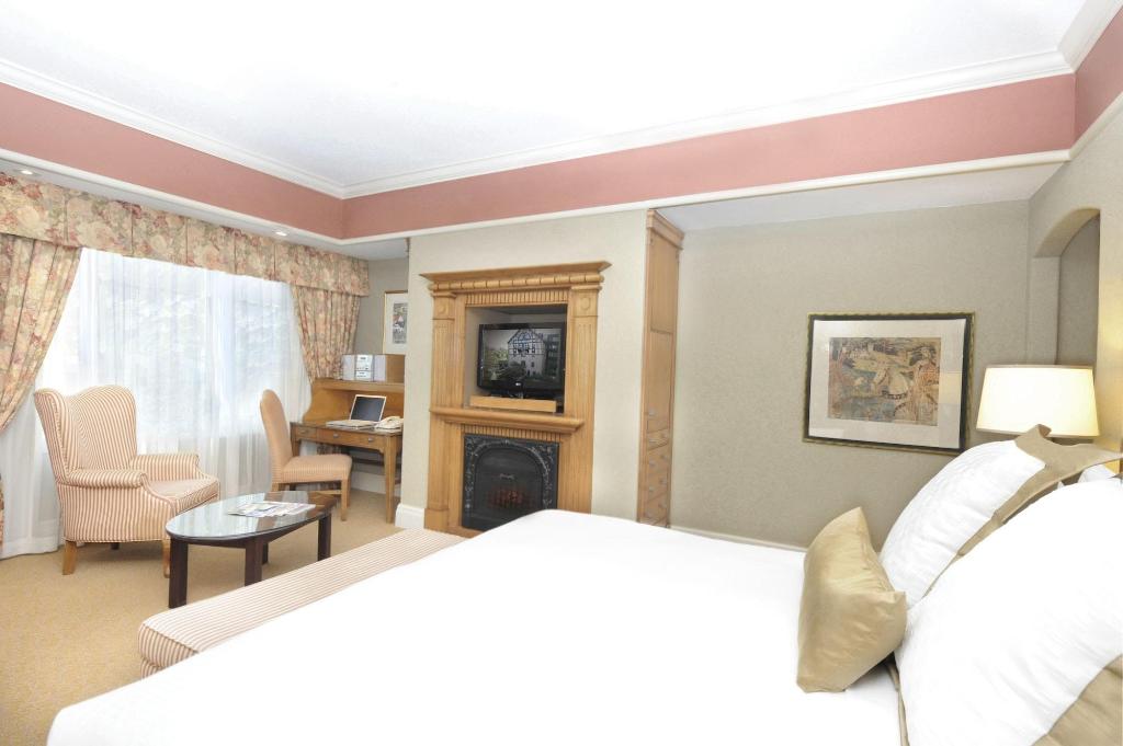 Hotel Old Mill Toronto