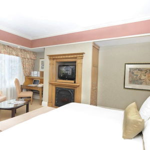 Hotel Old Mill Toronto cazare Toronto