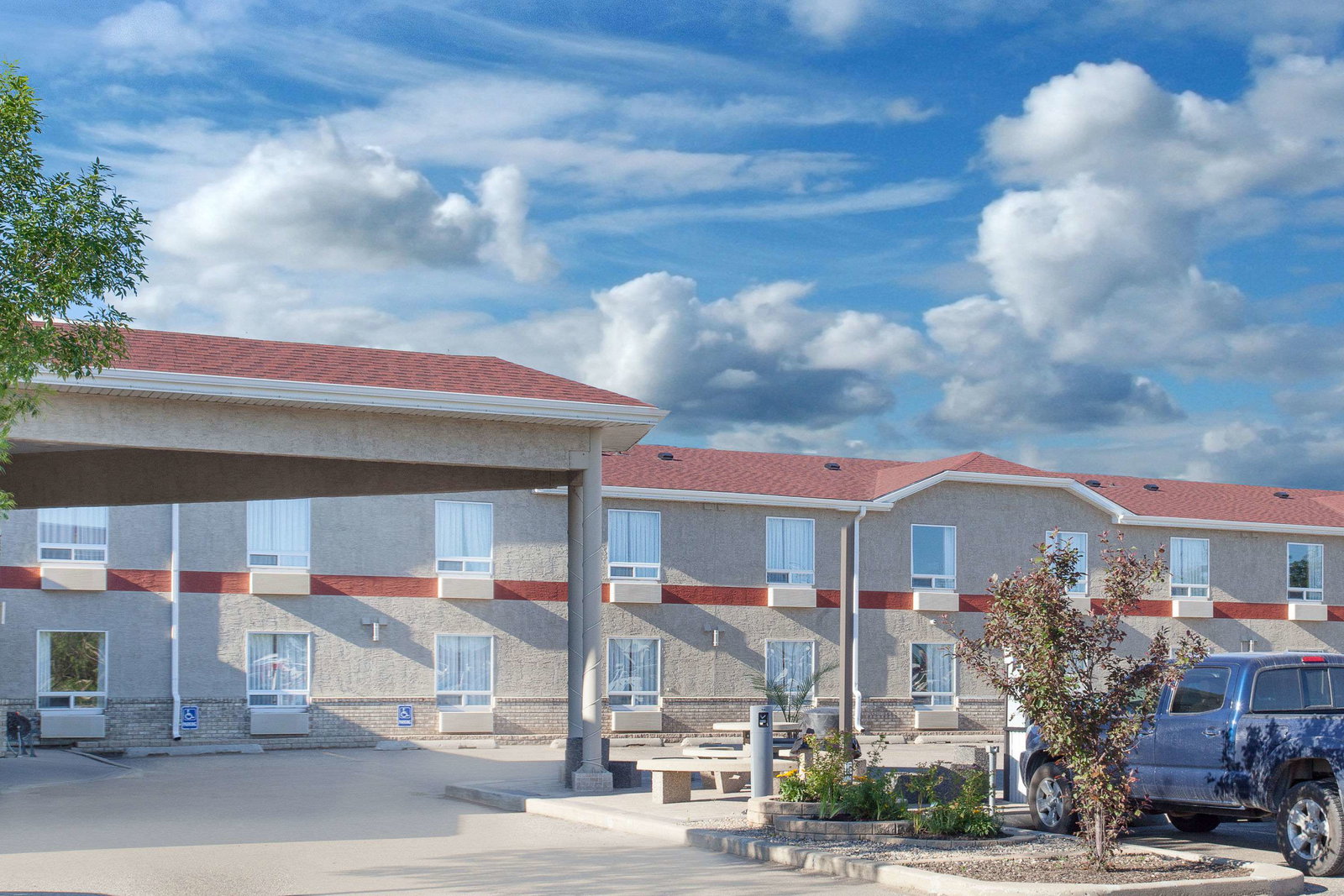 Hotel Super 8 By Wyndham Brandon Mb