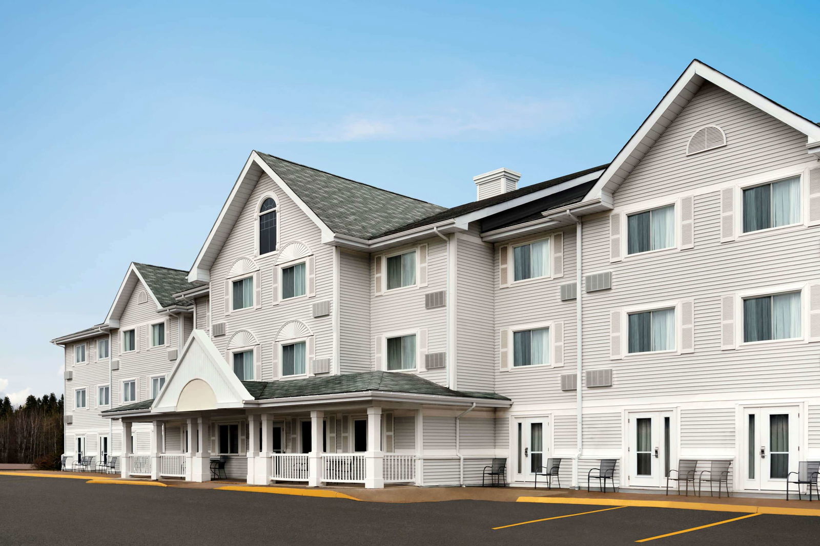 Hotel Travelodge Suites By Wyndham Moncton