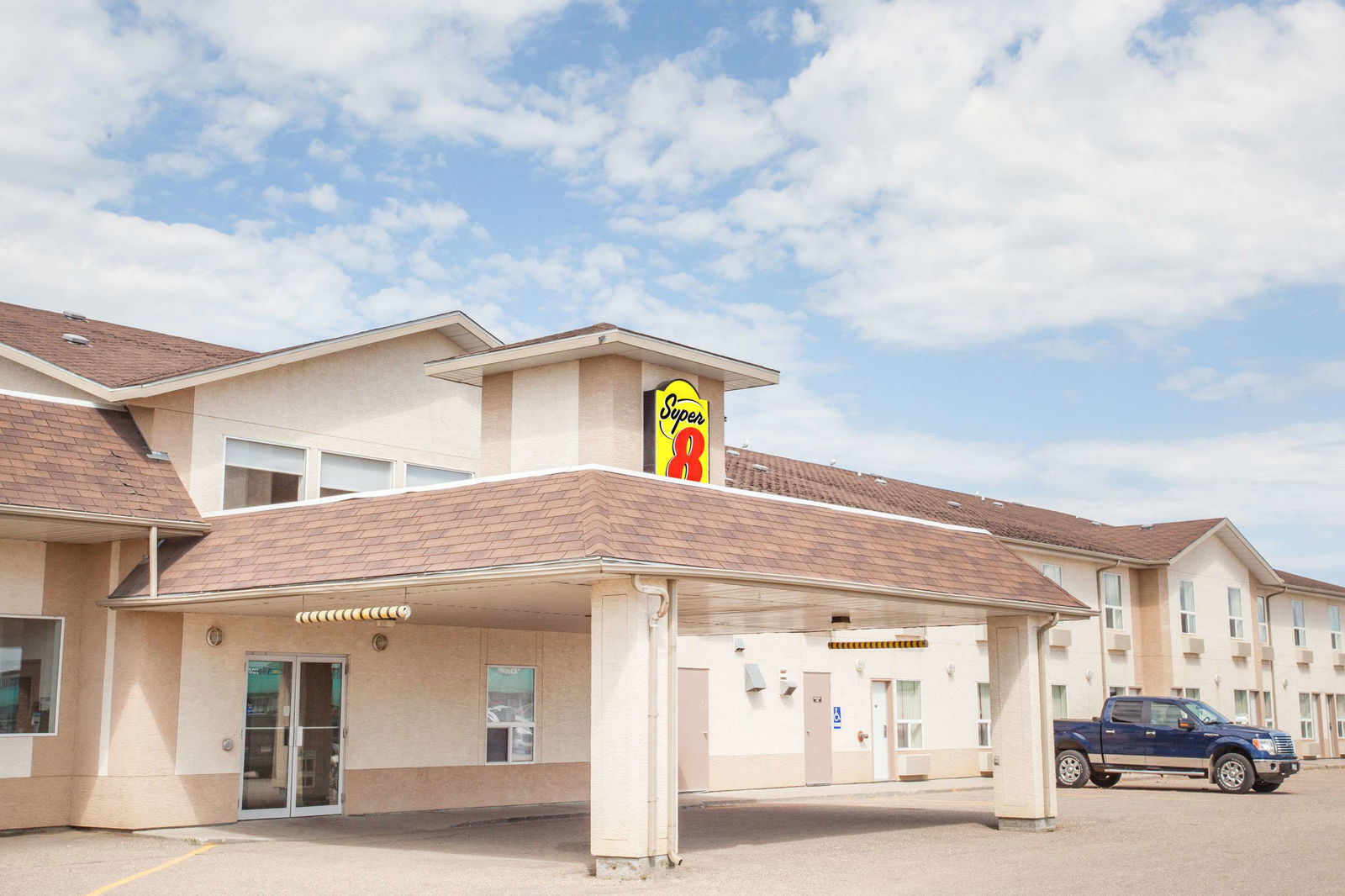 Hotel Super 8 By Wyndham Meadow Lake