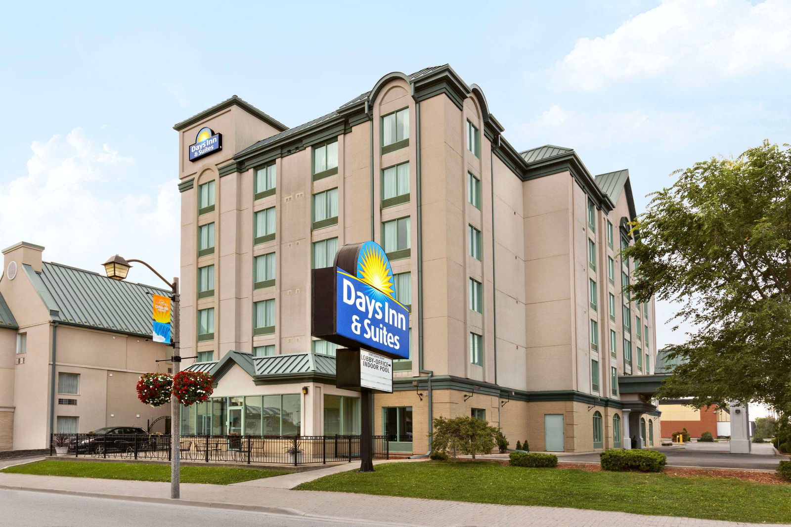 Hotel Days Inn By Wyndham Niagara Falls Centre St. By The Falls