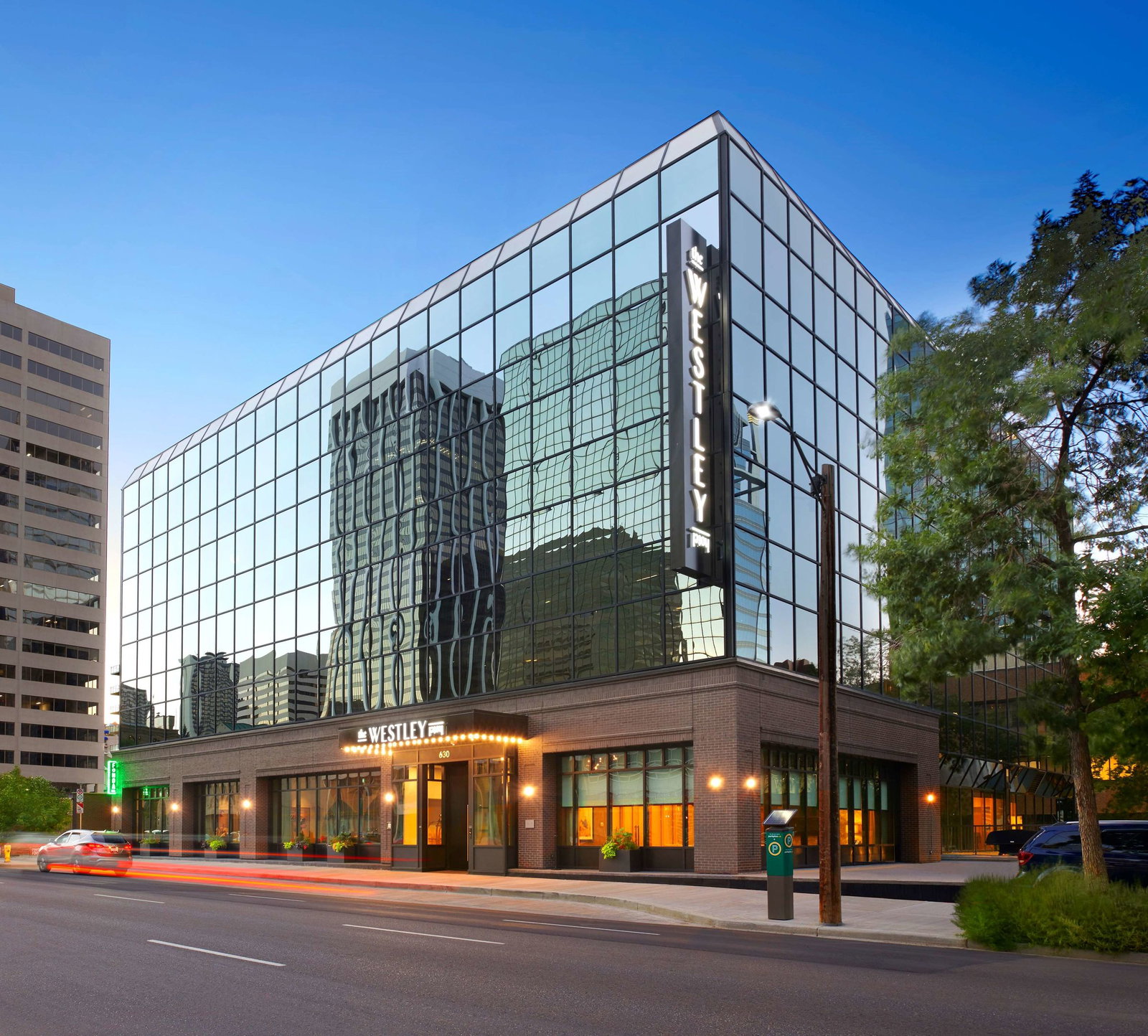 Hotel The Westley Calgary Downtown Tapestry Collection By Hilton
