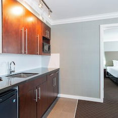 Hotel Sandman Hotel Red Deer cazare Red Deer