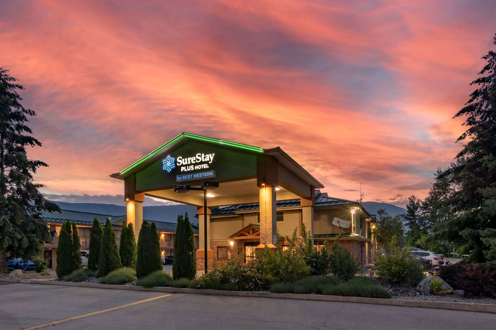 Hotel Surestay Plus Hotel By Best Western Salmon Arm