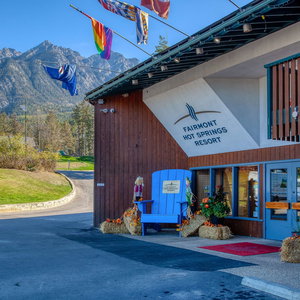 Hotel Fairmont Hot Springs Resort cazare British Columbia