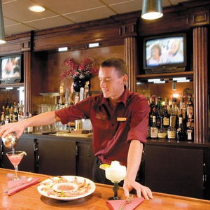 Hotel Sternwheeler Hotel & Conference Centre cazare Whitehorse