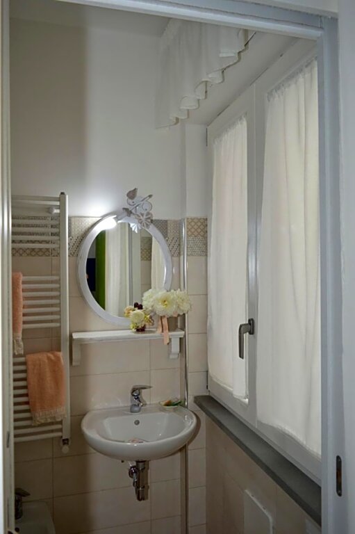 Hotel Ica House