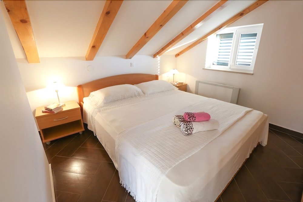 Apartments Šutalo