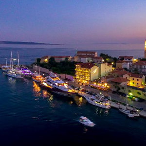 Hotel Arbiana Heritage Hotel cazare Rab