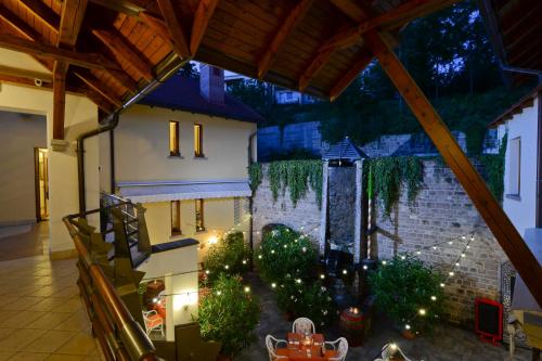 Imola Udvarhaz Dessert Hotel